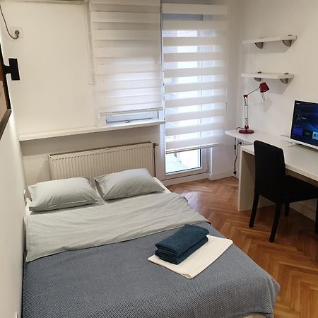 Futoshka Center Apartment โนวีซาด ภายนอก รูปภาพ